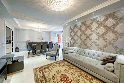 Maison agréable, efficiente thermiquement, terrain plat et cuisine d'été , garage double et dépendance.