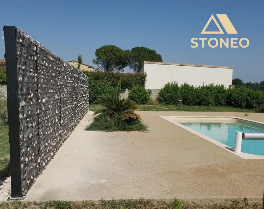 Brise vue STONEO en gabion à Chateauneuf-sur-Isère, Saint-Marcel-les-Valence et Montélier. Solutions aménagement extérieur STONEO, qualité, prix et réactivité.