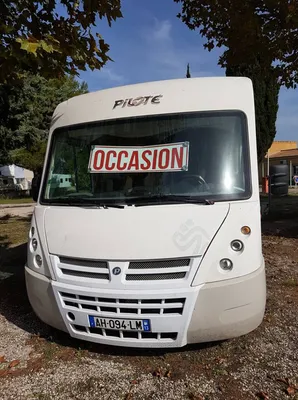 VENDU CAMPING CAR INTEGRAL PILOTE G710 INTEGRAL AVEC ATTELAGE