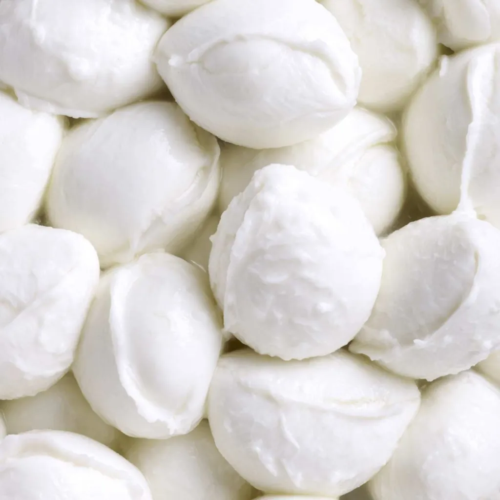 photographe pour l'industrie agroalimentaire close-up macro ingrédient billes de mozarelle