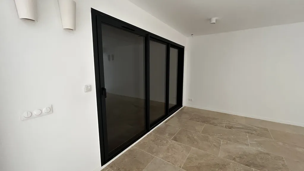 INSTALLATION de menuiserie aluminium sur Aix-en-Provence, en coloris gris anthracite