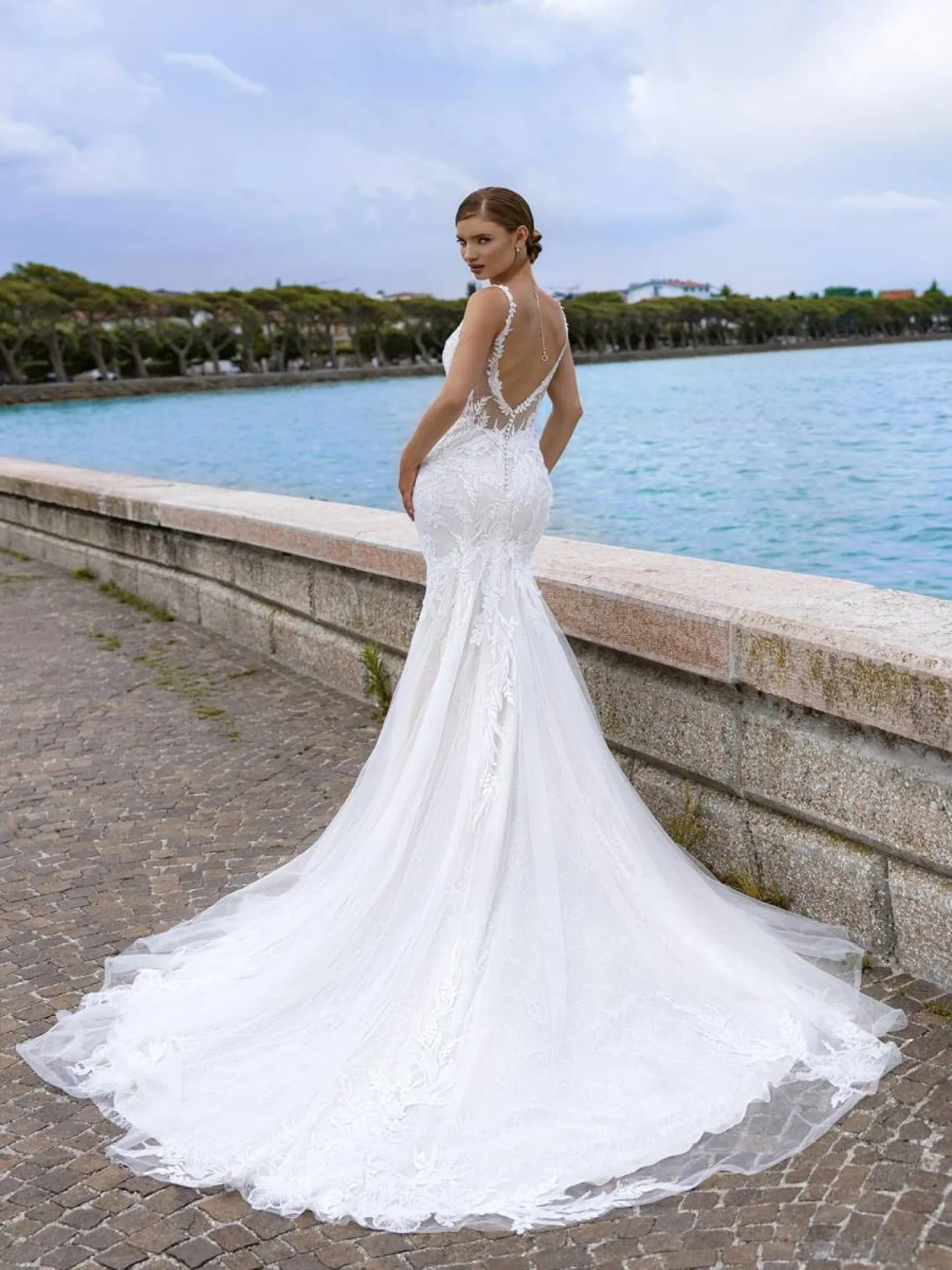 ROBE COLLECTION BELLA 22424 2024 12345 .