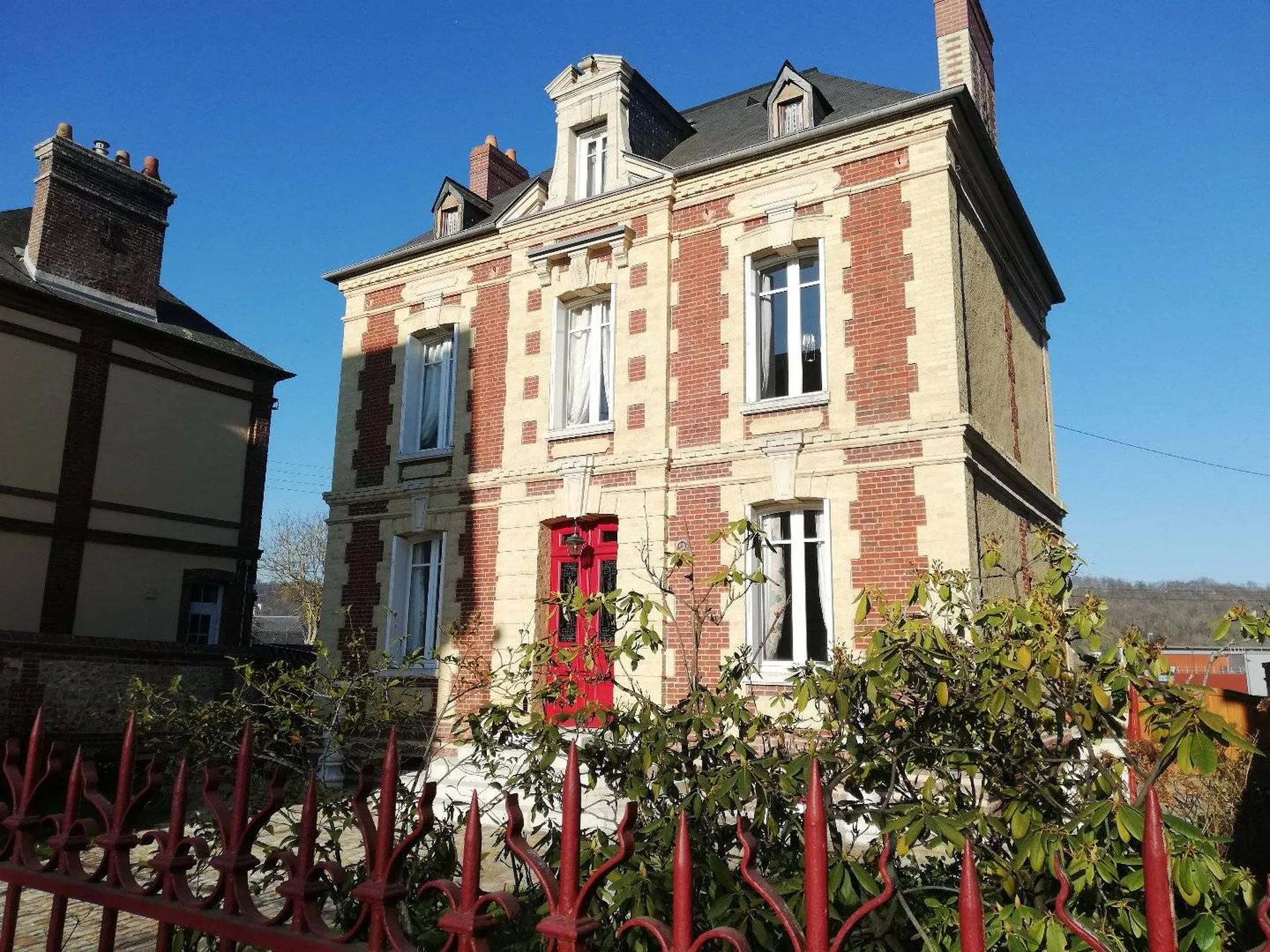 A vendre authentique demeure de caractère et son terrain arboré d’environ 810 m² en Normandie 14