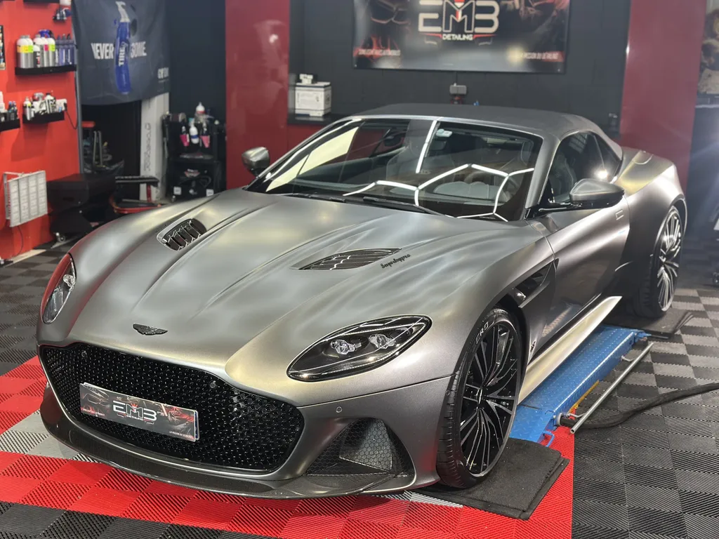 PPF complet sur Aston Martin DBS matte chez EMB Detailing proche Villefranche sur Saône 