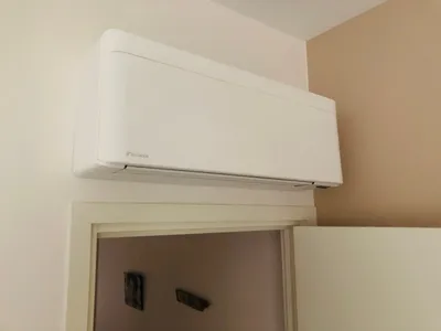 Installation de 2 climatiseurs muraux daikin Stylish dans une villa à nice