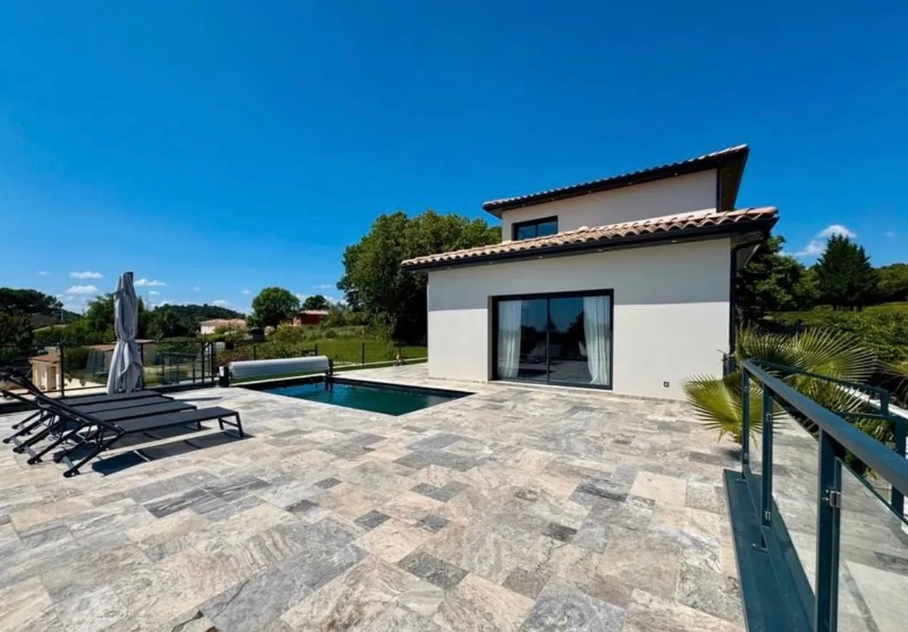 Ravalement façade à proximité de Montélimar, qualité et conseil au meilleur prix dans le 26 07 83 84 30