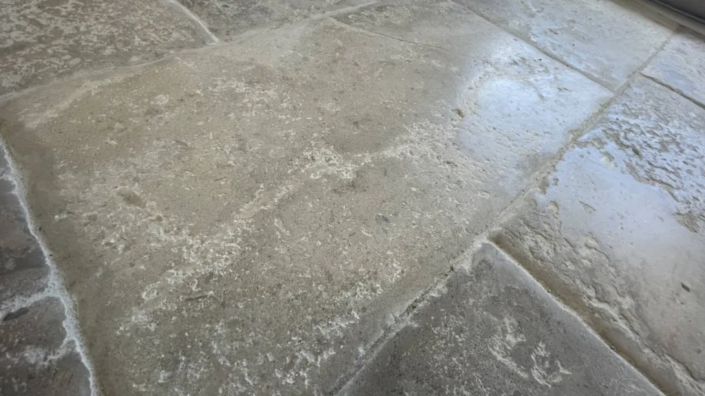 Pierre de Dordogne Limeyrat, Montagnac, Auberoche, pierre de Thenon pour dallage intérieur et extérieur dallage d'Eglise, Abbaye, Châteaux de Dordogne