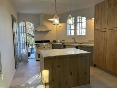 Réalisation d'une cuisine équipée italienne haut de gamme de charme à Bandol dans le Var