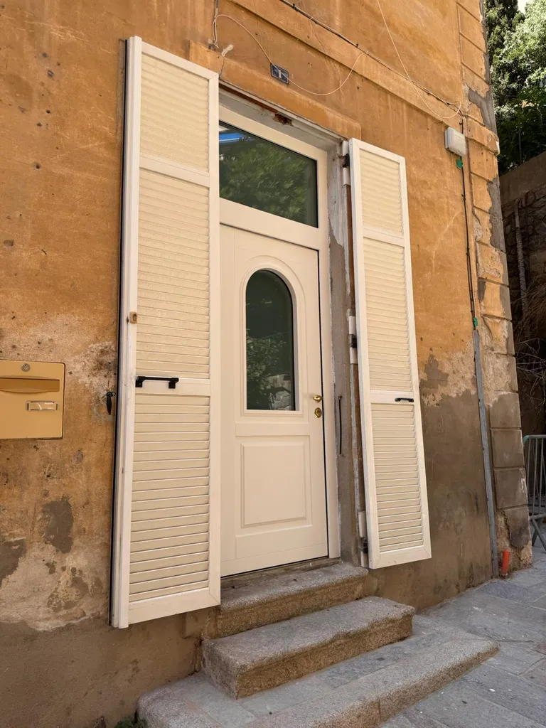 porte d'entrée Silvelox Perseo 3T sur mesure, quand sécurité, isolation et esthétique se répondent pour un particulier exigeant