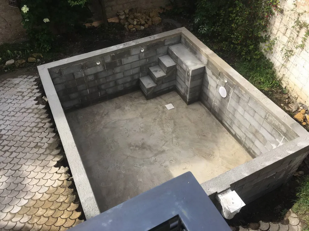 Réalisation d'une piscine sur mesure en béton à Salon de Provence
