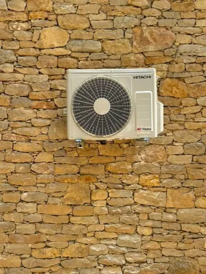 Installation d'une pompe à chaleur air-air Hitachi air-air à La Cadière d'Azur dans le Var 