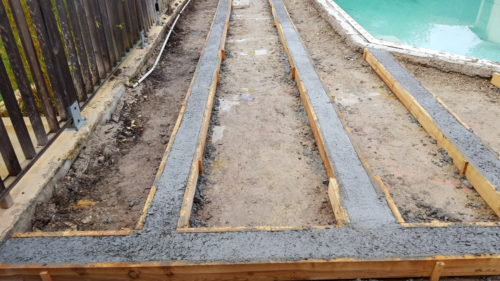 Réalisation d'une terrasse Vetedy softline de 95 m² en Ipé à Rousset (13)