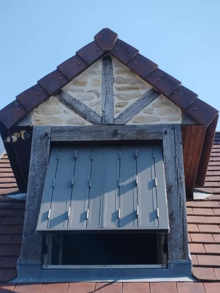 Installation de persiennes repliables en aluminium ORPHEE à Longvic en Côte d'Or