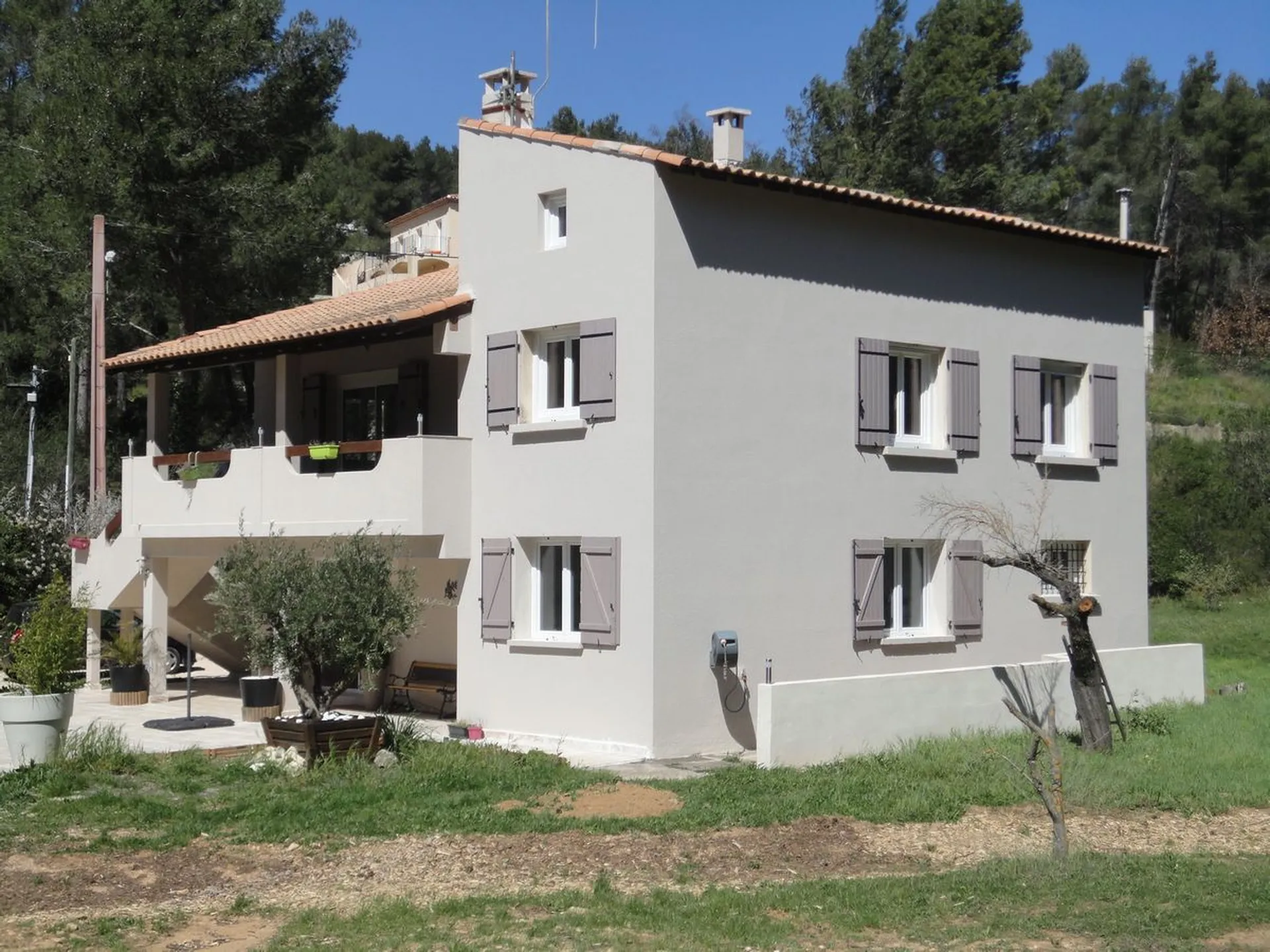 MAISON 5 Roquefort La Bédoule  Cadre Verdoyant sur 8000m² plat