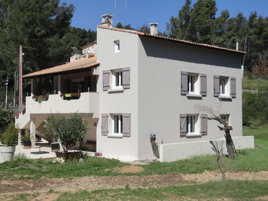 MAISON 5 Roquefort La Bédoule  Cadre Verdoyant sur 8000m² plat