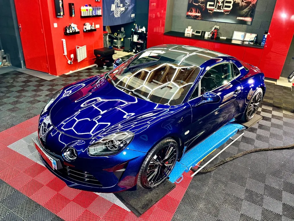 Protection PPF Renault alpine et traitement céramique carrosserie Lyon 