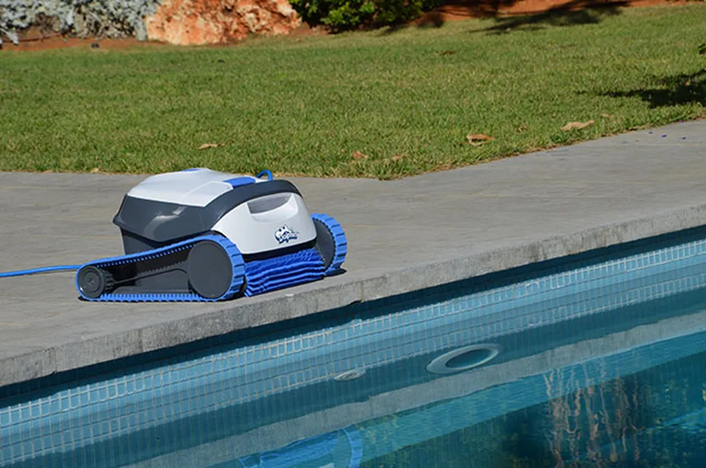 Robot de piscine Maytronics - Dolphin S100 - Aquarev'Piscines - Forcalquier 04300