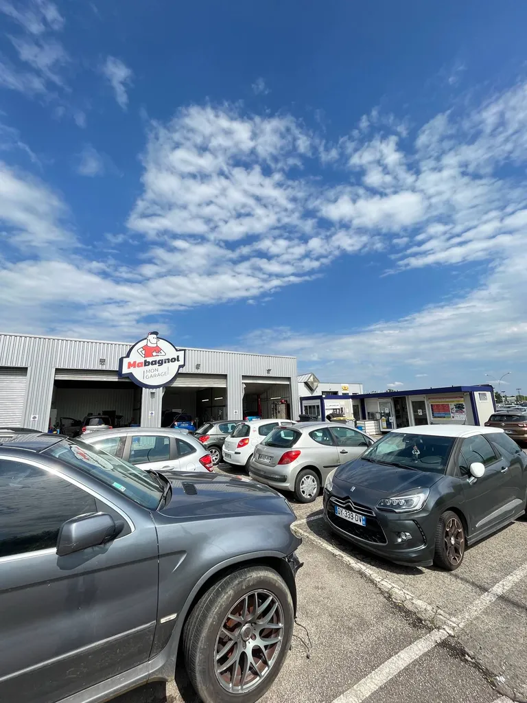 GARAGE MABAGNOL à ANSE près de Trévoux partenaire du GOAL FC pour la saison 2024/2025 vous accueil pour tous vos entretiens et réparations automobile. Vidange freins pneus amortisseur démarreur embrayage distribution filtre huile moteur 