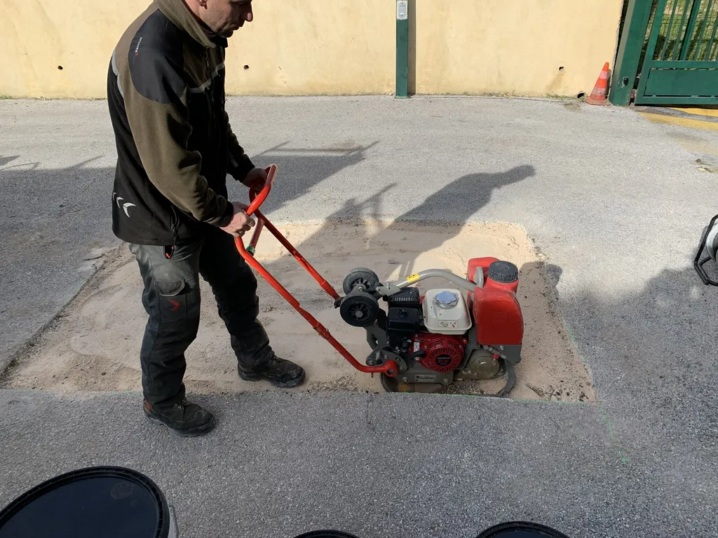 Rognage de souche et reprise d’enrobé – Intervention Jardivar