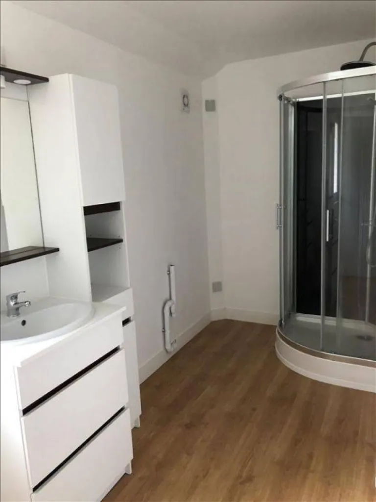 Très bel appartement de 114,28m² à la location, situé route de Darnétal à Rouen, 890€ charges comprises