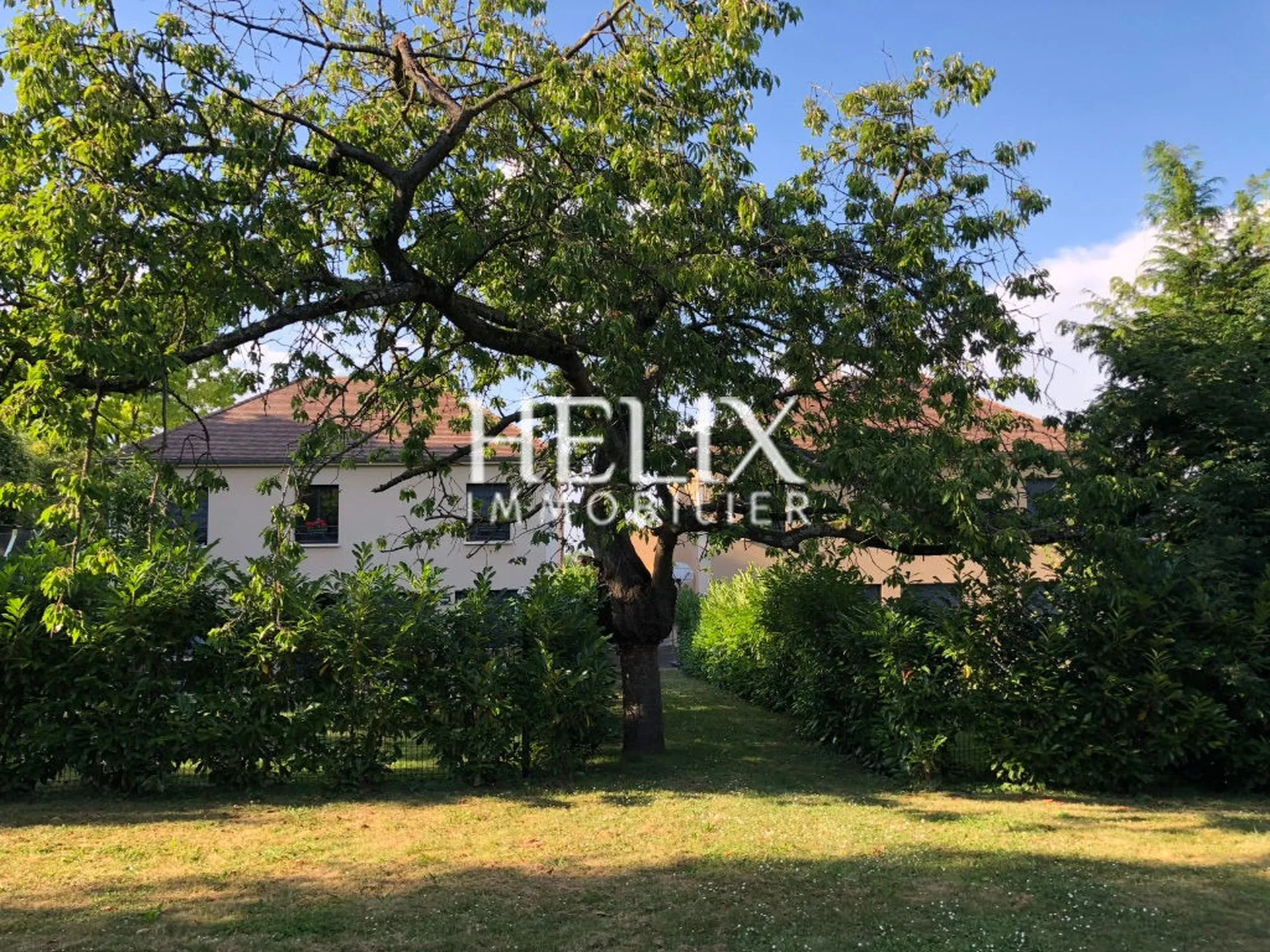 Jolie maison contemporaine 7 pièces 177 m2 le calme absolu