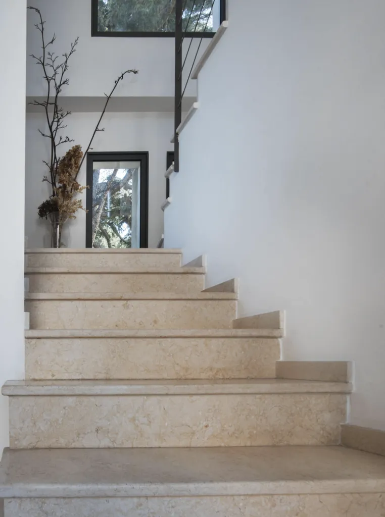 Créma Nova - pierre marbrière de qualité pour dallage et parement intérieur et extérieur