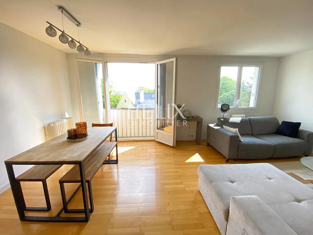 Le Pecq Place Royale- appartement traversant 4 pièces de 67.25 m2