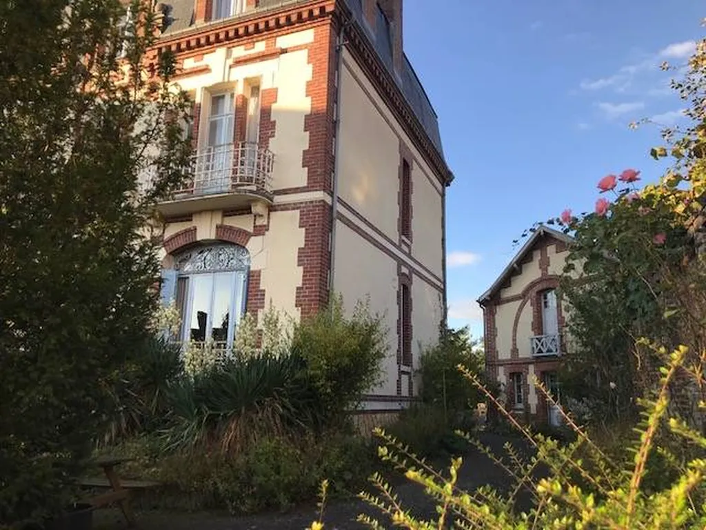 A visiter grande maison de maître et ses dépendances sur un terrain de 2600 m² situés dans le Pays d'Auge 14