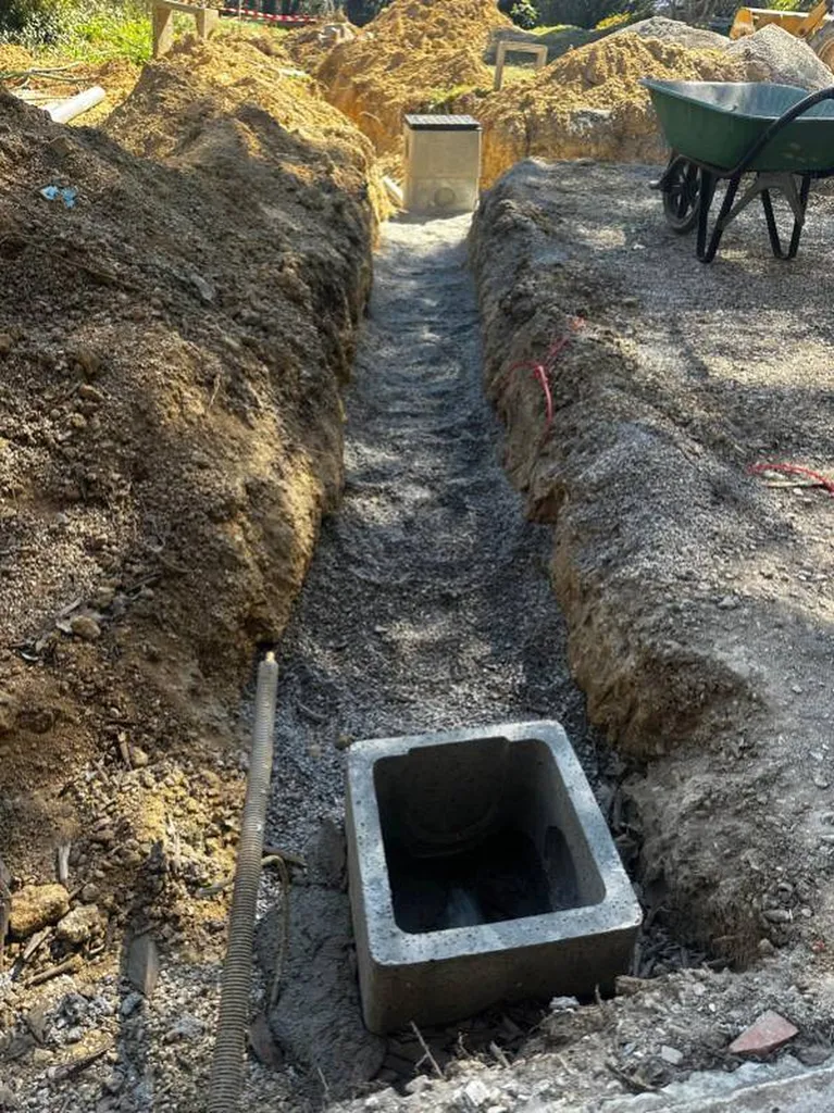 Travaux pour fosse Lauris et ses alentours. Qui contacter?