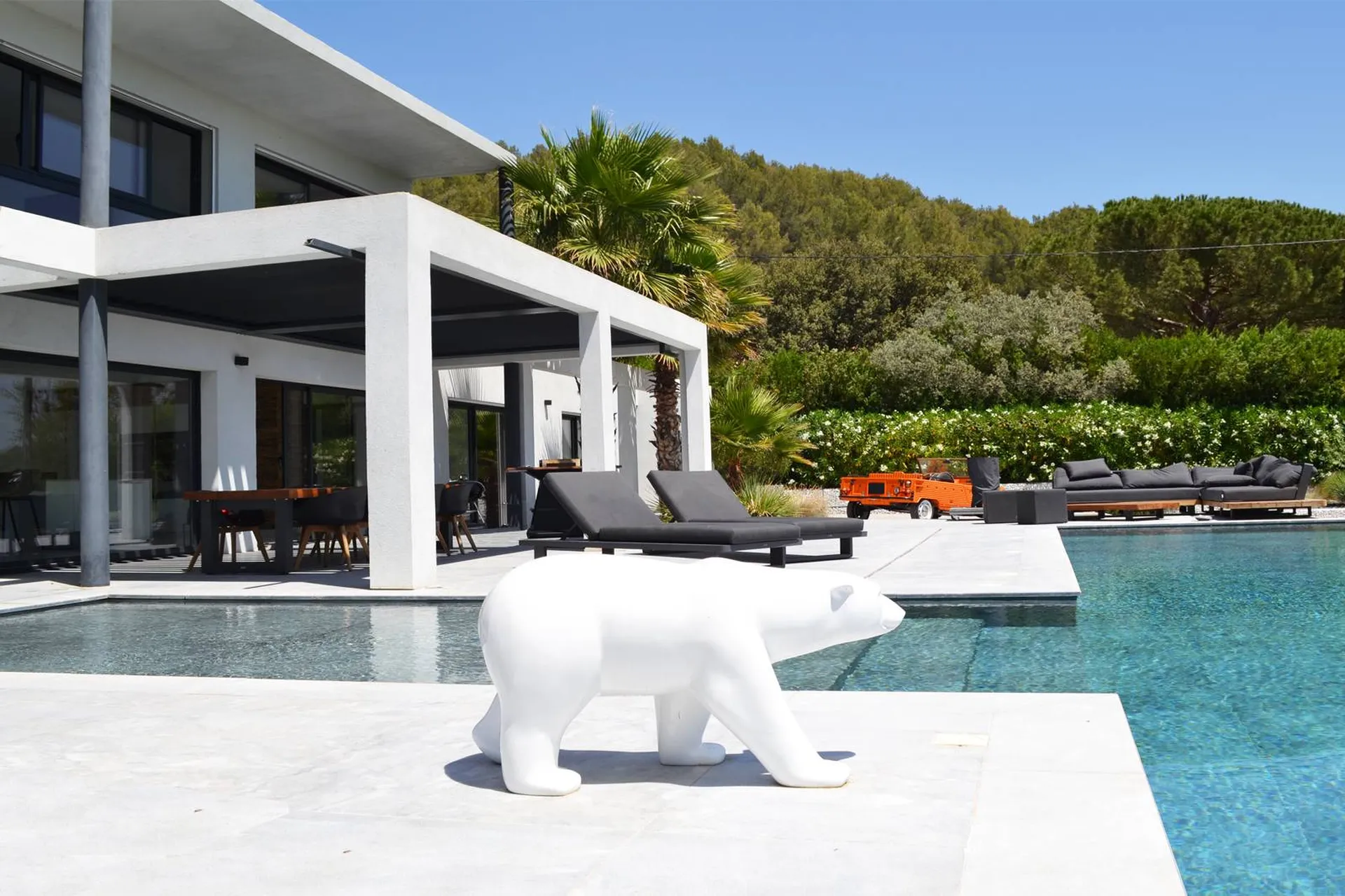 Construction d'une maison moderne avec toit terrasse dans les bouches du Rhône