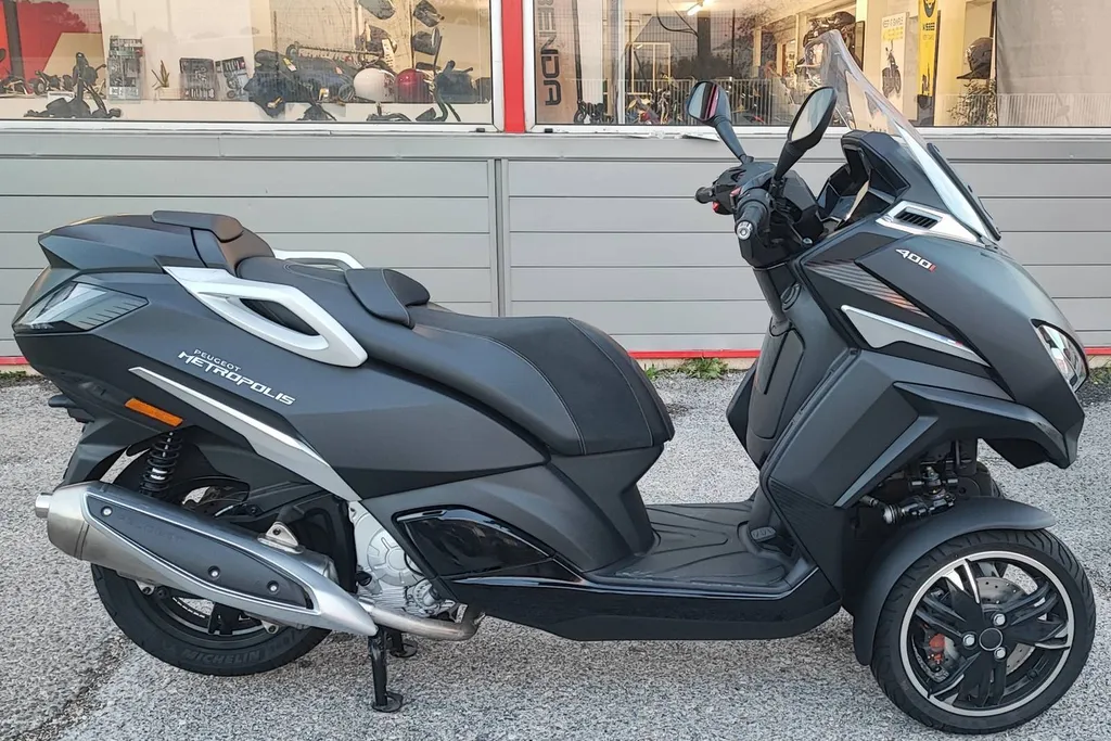 DÉSTOCKAGE SCOOTER NEUF PEUGEOT METROPOLIS 2025