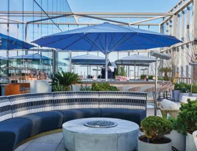 parasol cafe restaurant bar hotel grande dimension terrase rossi pelissanne aix en provence