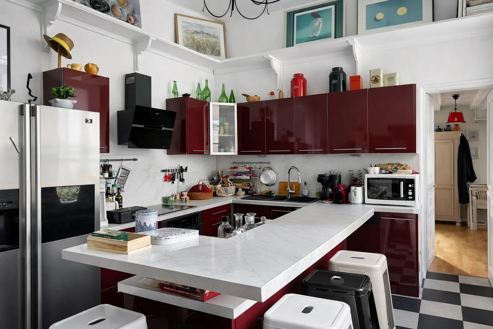 Appartement de caractère avec cour privative et garage en centre-ville de Dieppe, volumes remarquables et plain-pied - Dieppe – Normandie – France