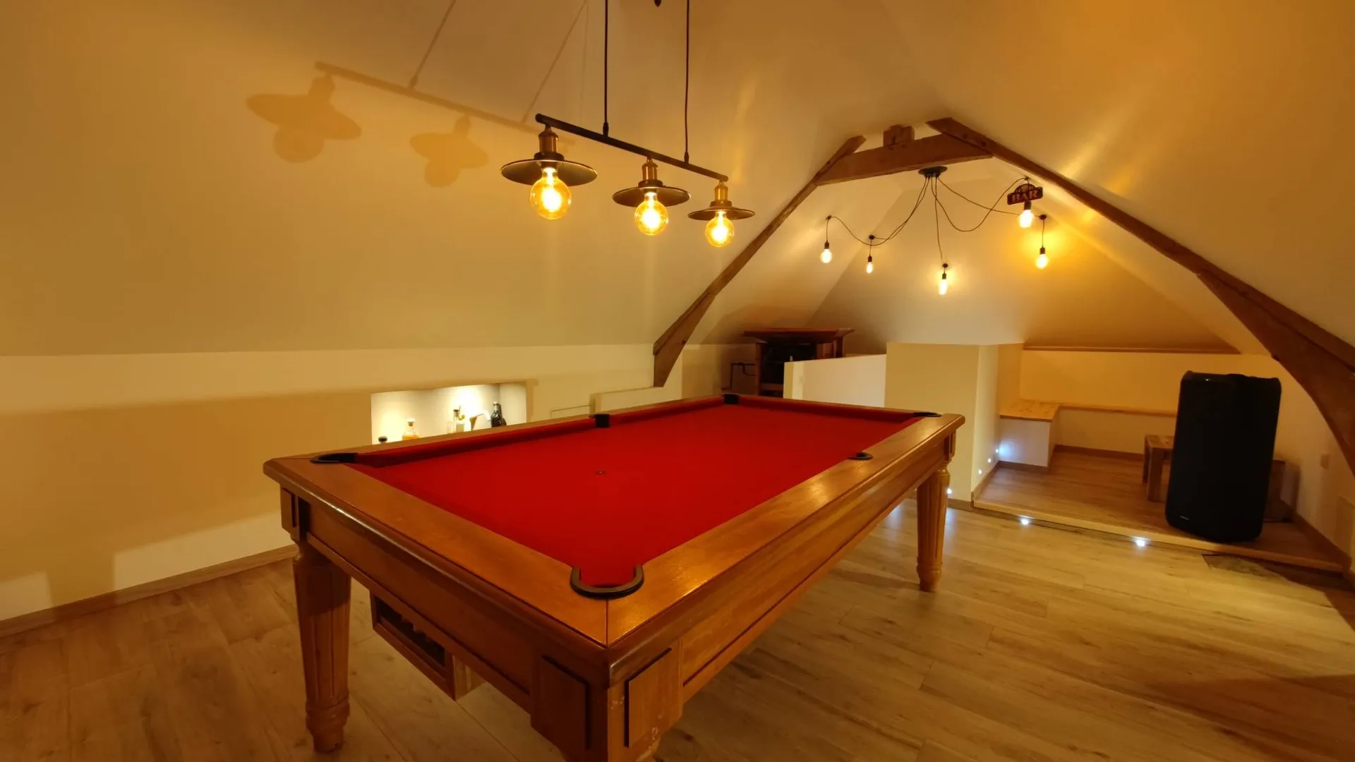 Maison de caractère entièrement rénovée de 147 m² avec jardin, située à 30 minutes de la mer de Dieppe, en Seine-Maritime (76)