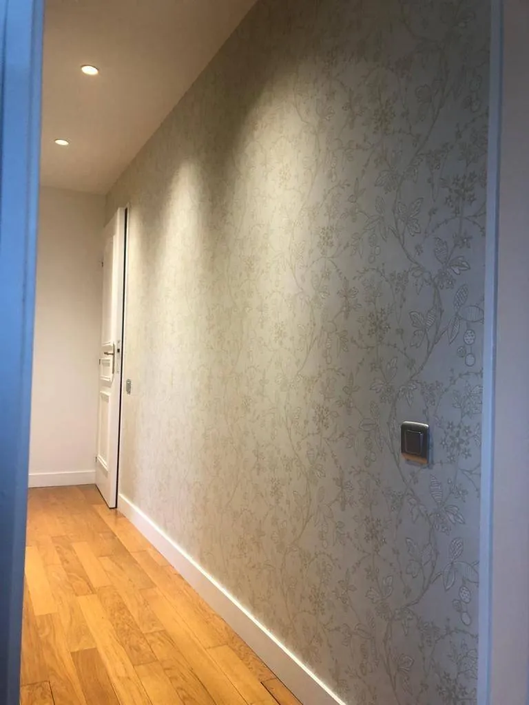 Tarif pour rénovation d'un appartement avec peinture et pose de revêtement mural style anglais à Sotteville-lès-Rouen