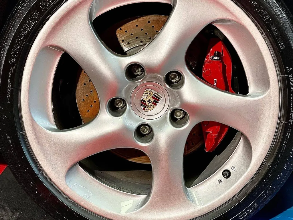 Traitement céramique professionnel Porsche 911 996 4S à Ecully