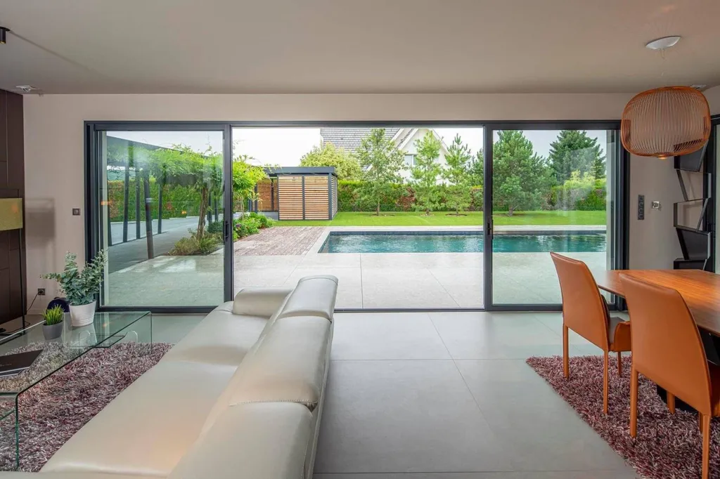 Porte vitrée K line à Istres