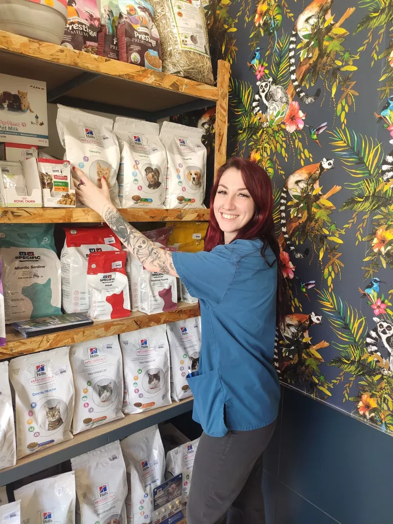 <b>Anne</b> <br> Assistante vétérinaire échelon 5