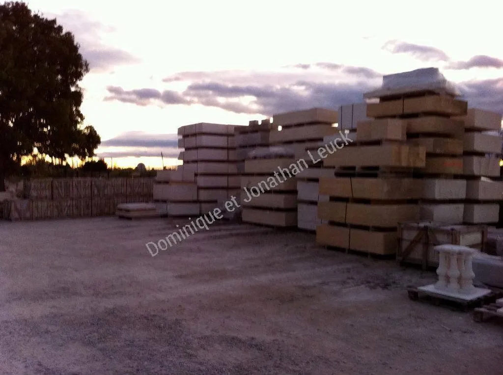 Un aperçu de Notre Stock permanent des pierres de la Région Provence Alpes Côte d'Azur, mais aussi de France et de part le Monde