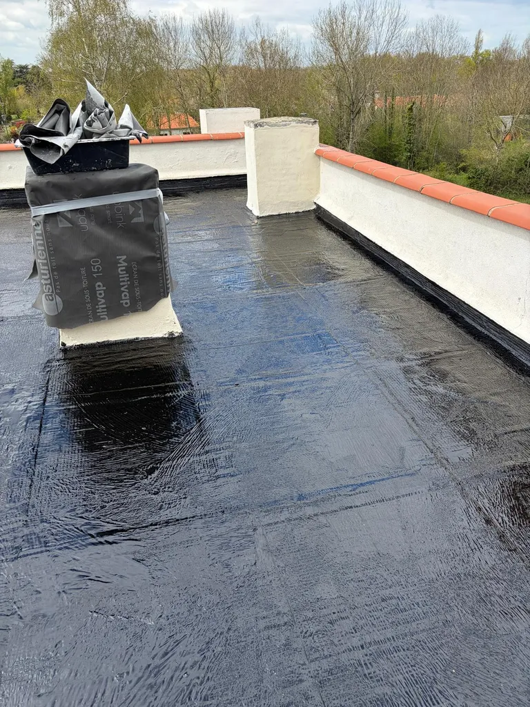 Entreprise d'étanchéité et rénovation de toit-terrasse à Saint-Cyr-sur-Mer 83270 : devis gratuit