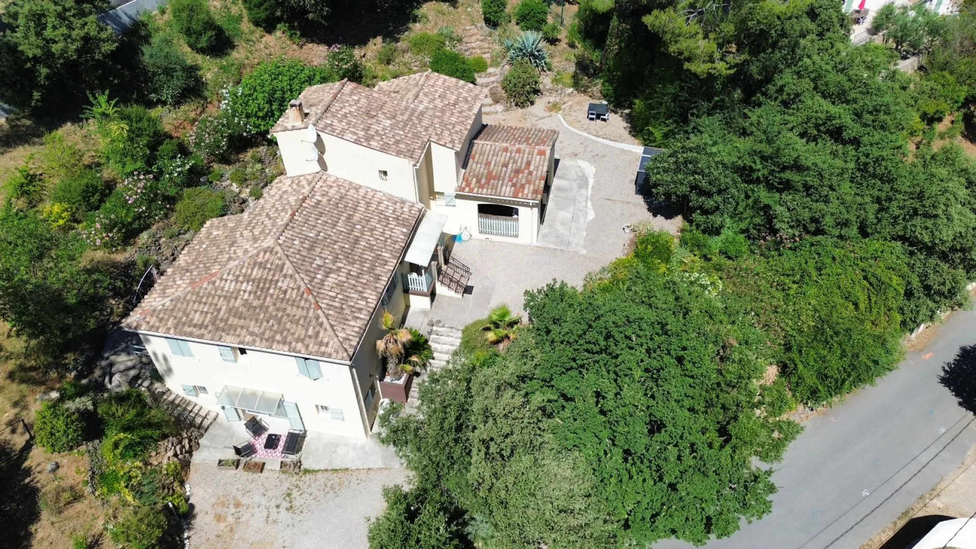 Maison 9 pièce(s) 6 chambre(s) 220 m² Vidauban (83550)