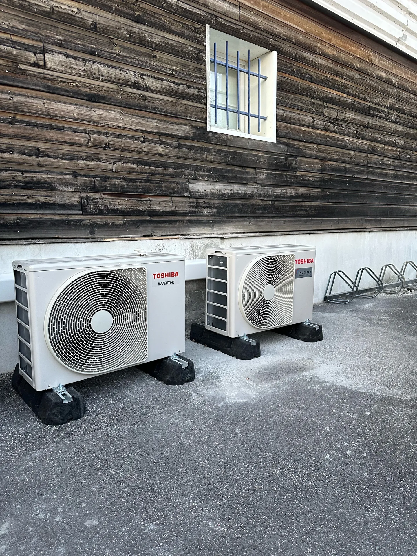 installation de deux mono et un bi-split  Toshiba 