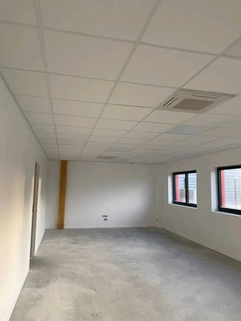 application d' une peinture blanche veloutée de chez SIGMA