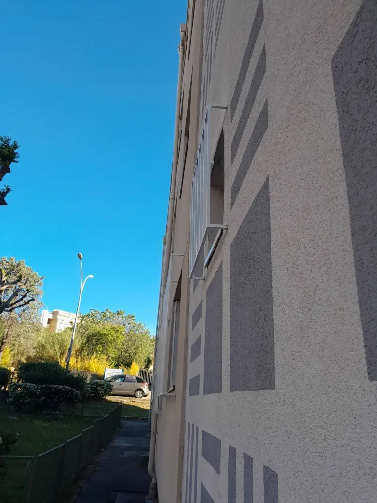 ACHETER UNE GRILLE DE SECURITE POUR FENETRE SALLE DE BAINS SUR MESURE A ISTRES AVEC POSE 