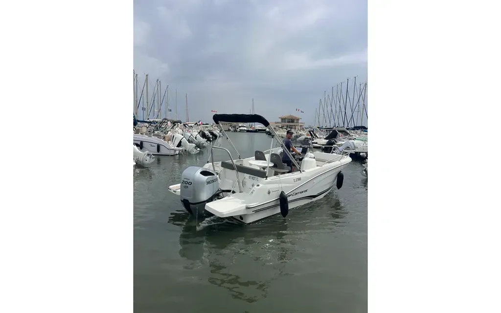 Honda BF200 D XDU moteur hors-bord d’occasion : 200 cv performant avec commande électrique chez Toni Marine à La Londe-les-Maures