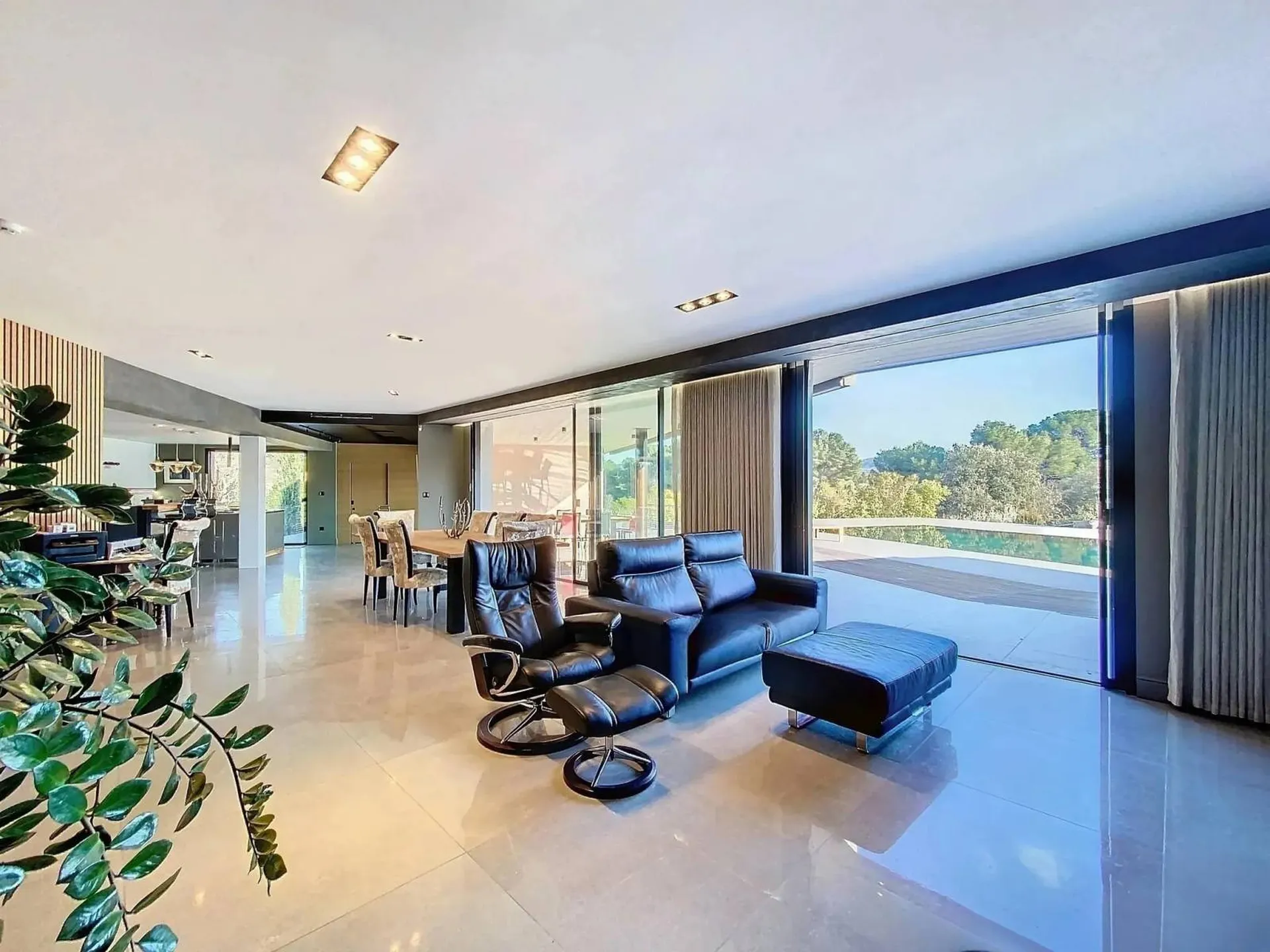 Vente villa de 500 m² sur terrain de 6800 m² au calme absolu