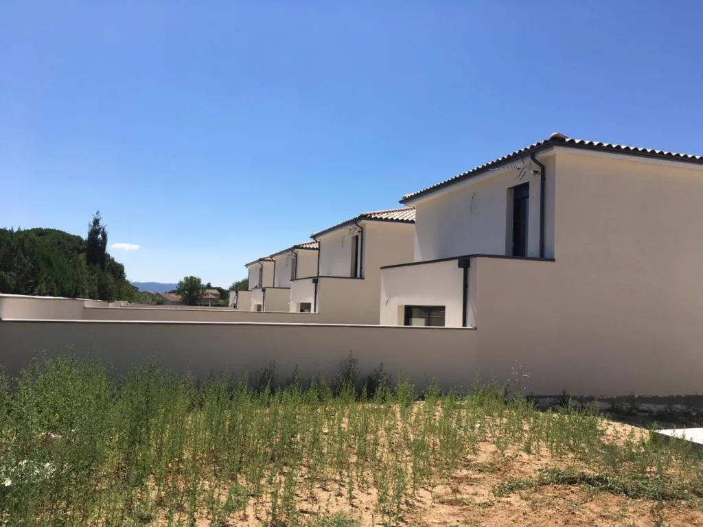 Prix pose gouttières aluminium G325 couleur anthracite Avignon dans le Vaucluse 84 Prix pose gouttières aluminium G325 couleur anthracite Avignon dans le Vaucluse 84