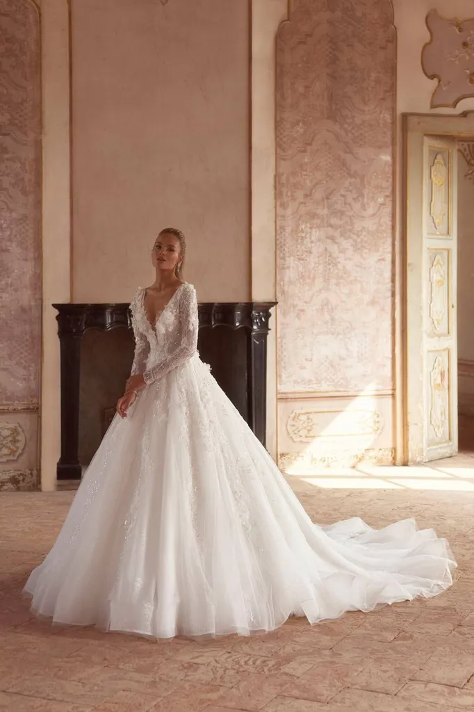 Robe de mariée princesse avec manches longues à Marseille