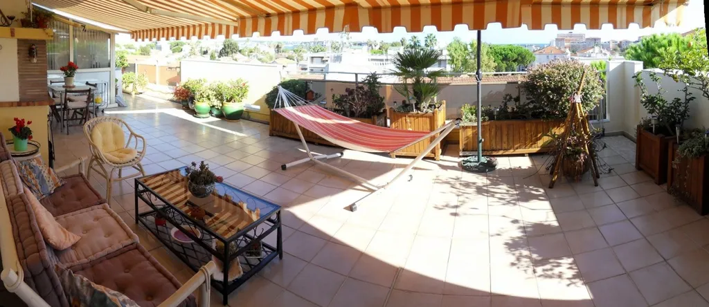 VIAGER OCCUPE GOLFE JUAN appartement 3/4 pièces