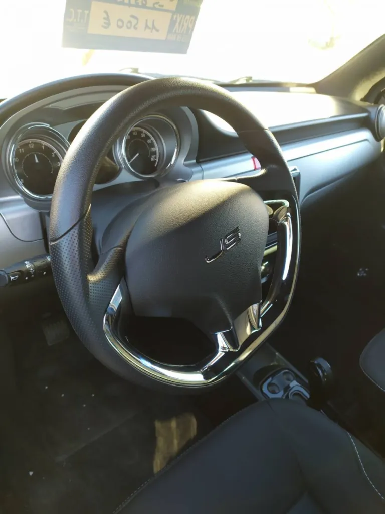 vente voiture sans permis occasion LIGIER JS50 Club DCI avec seulement 1400 km toulon